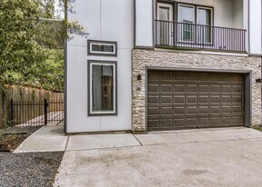 8409 Hempstead Rd in Houston, TX - Building Photo