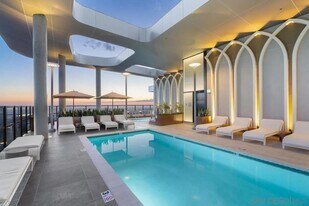 525 Olive St, Unit 1806 in San Diego, CA - Building Photo