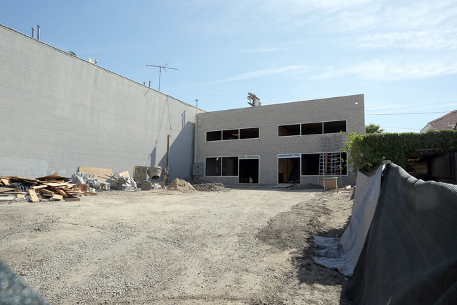 222 N Mariposa Ave in Los Angeles, CA - Building Photo - Building Photo