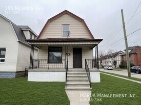 396 Mcewan Ave in Windsor, ON - Building Photo