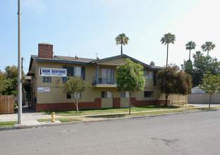 331 E Leatrice Ln in Anaheim, CA - Building Photo - Building Photo