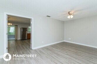 2304 Leonard Dr in Seffner, FL - Foto de edificio - Building Photo