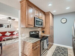 7665 E Eastman Ave in Denver, CO - Foto de edificio - Building Photo