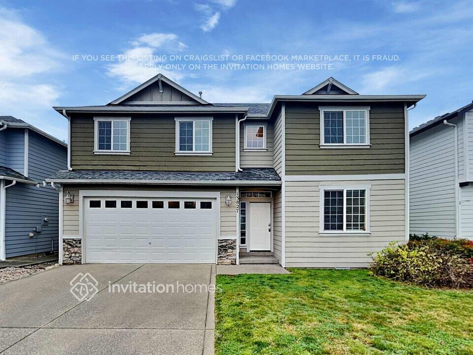 13827 172nd Pl E in Puyallup, WA - Building Photo