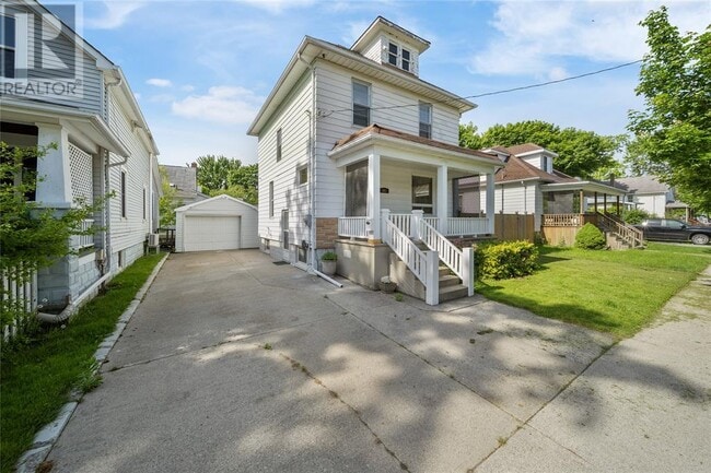 361 Devine St in Sarnia, ON - Building Photo - Building Photo