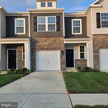 22 Whaler Dr in Runnemede, NJ - Building Photo - Building Photo