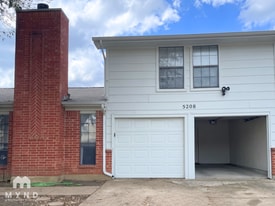 5208 Rowcrop Dr in Arlington, TX - Building Photo