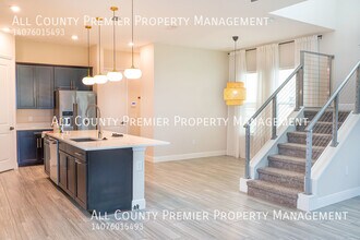 2071 White Feather Lp in Oakland, FL - Building Photo - Building Photo