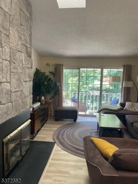 124 Raintree Ln in Mahwah, NJ - Building Photo