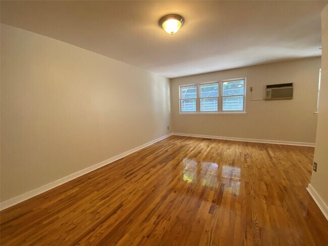 273 W 254th St in Bronx, NY - Foto de edificio - Building Photo