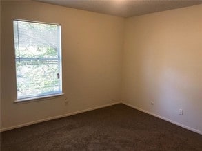 555 N Betty Jo Dr in Fayetteville, AR - Building Photo - Building Photo
