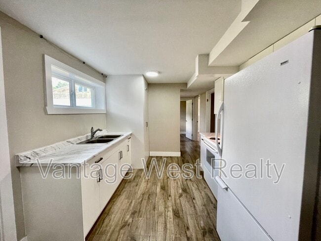 315 Prior Rd S in Kelowna, BC - Building Photo - Building Photo