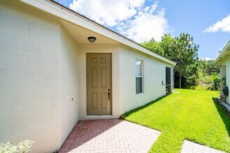 732 SW Rocky Bayou Terrace in Port St. Lucie, FL - Building Photo - Building Photo