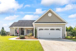 311 Holly Grove Ct W in Jacksonville, NC - Building Photo