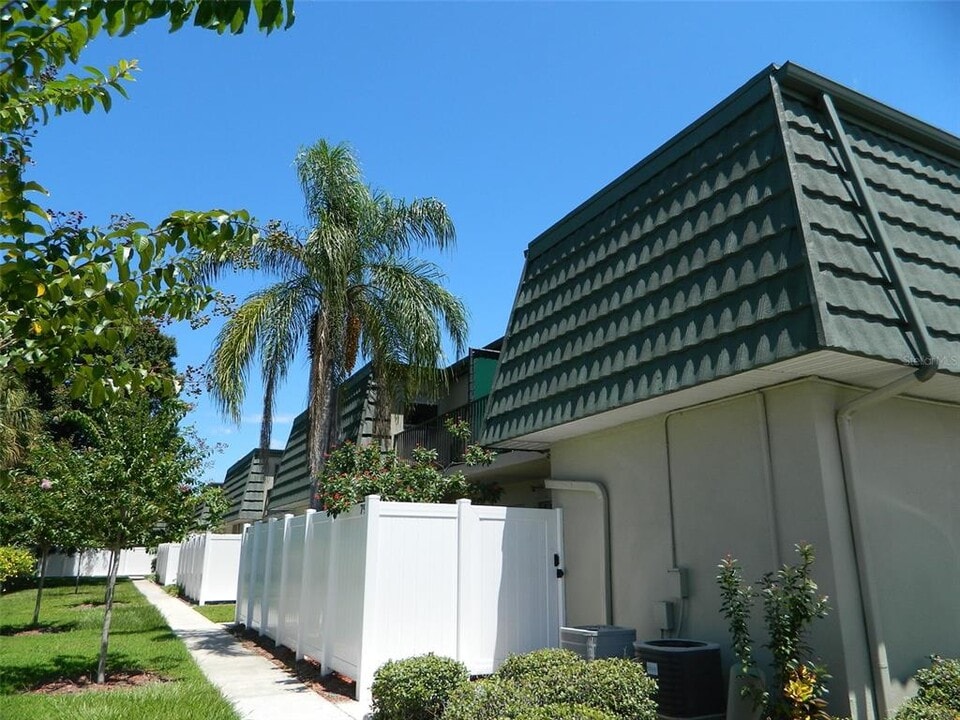 1799 N Highland Ave in Clearwater, FL - Foto de edificio