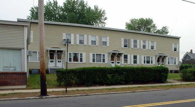 239-249 Hampden St in Chicopee, MA - Foto de edificio - Building Photo