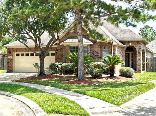 property at 5011 Logans Landing Ln