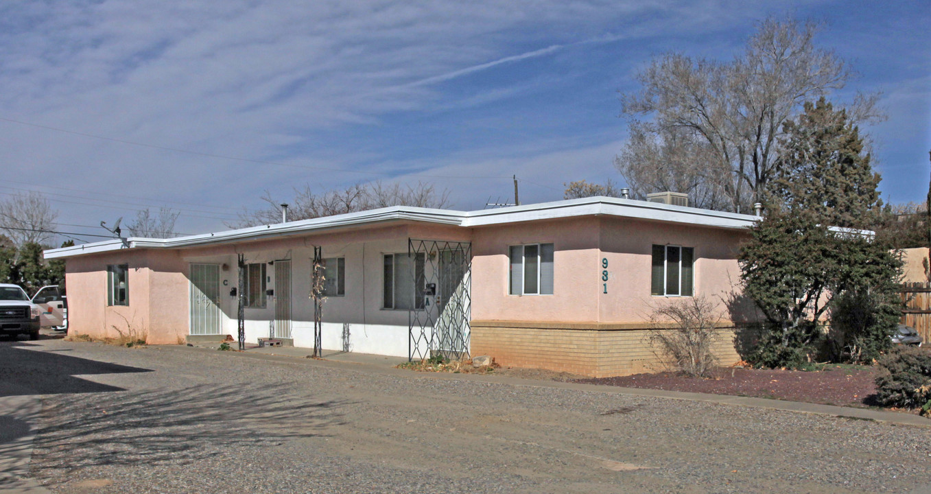 931-935 Alvarado Dr SE in Albuquerque, NM - Building Photo