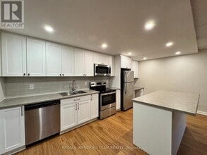 100 Rockwood Ave in St Catharines, ON - Building Photo - Building Photo