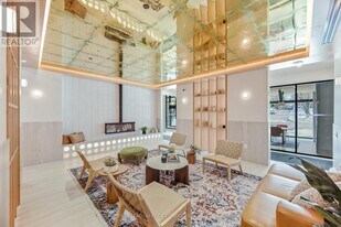 1660 Bloor St W in Toronto, ON - Building Photo