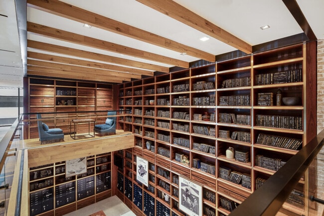 70 N St SE, Unit 914 in Washington, DC - Foto de edificio - Building Photo