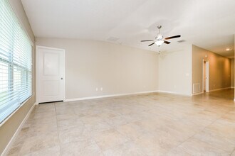 6719 Trent Creek Dr in Ruskin, FL - Building Photo - Building Photo