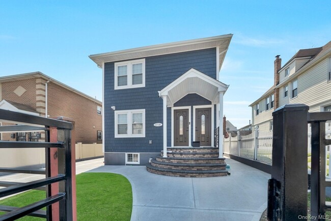 117-18 198th St in Queens, NY - Building Photo - Building Photo