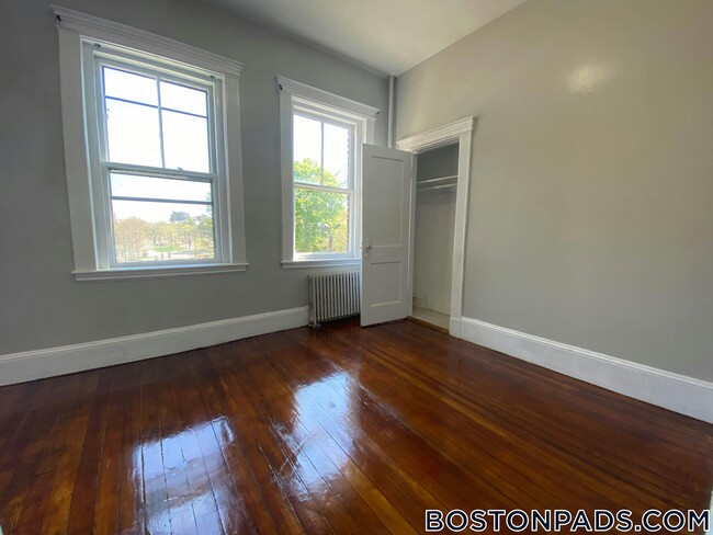 447 Park Dr in Boston, MA - Building Photo - Building Photo