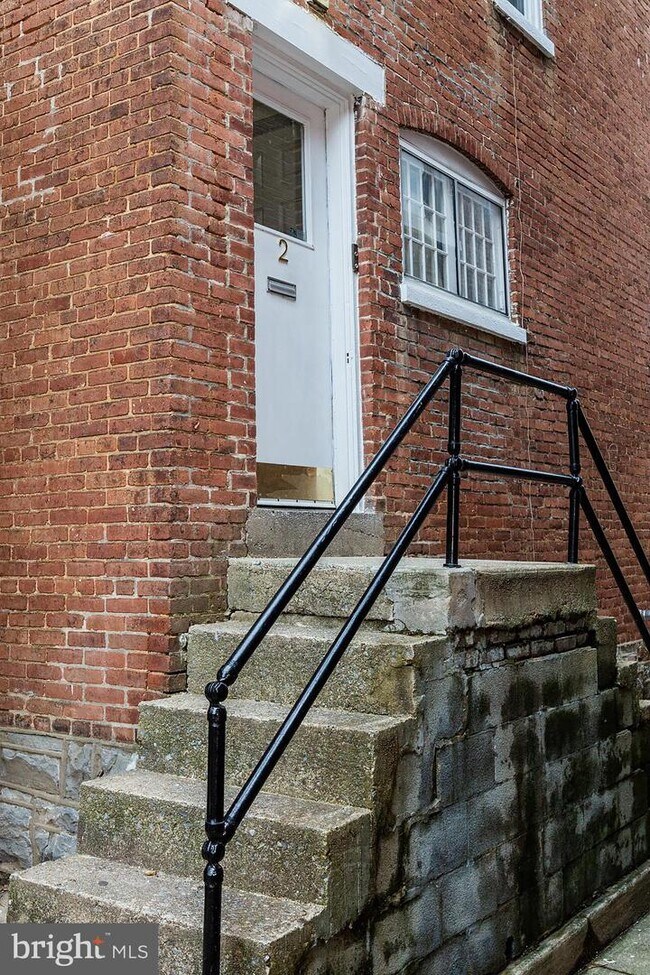 344 College Ave-Unit -2 in Lancaster, PA - Foto de edificio - Building Photo