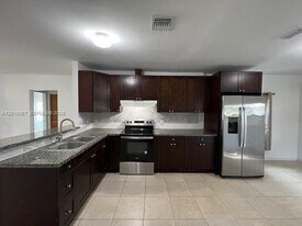 1036 NW 64th St in Miami, FL - Building Photo