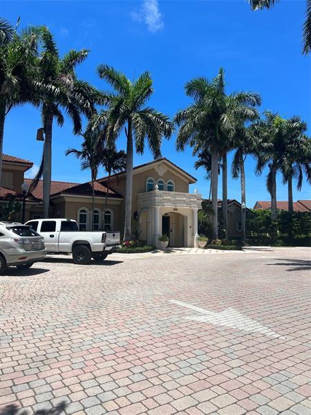 903 Villa Cir in Boynton Beach, FL - Building Photo