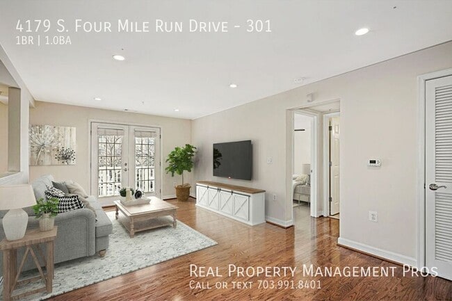 4179 S Four Mile Run Dr in Arlington, VA - Building Photo - Building Photo