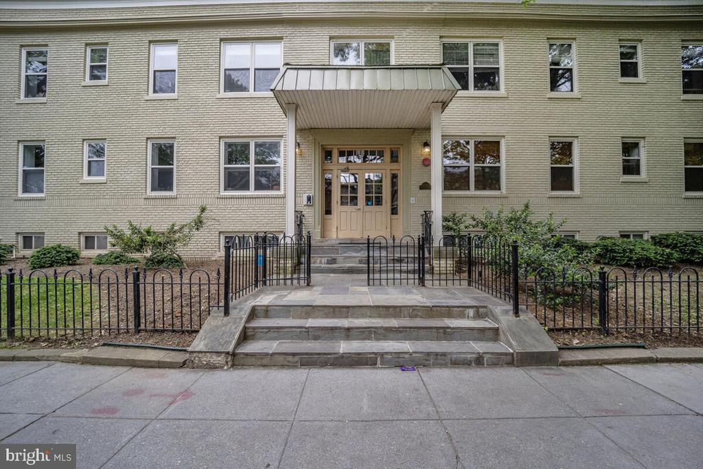 1300 Taylor St NW in Washington, DC - Building Photo