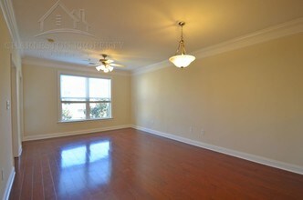 2244 Ashley Crossing Dr in Charleston, SC - Building Photo - Building Photo