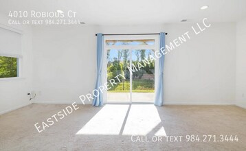 4010 Robious Ct in Cary, NC - Building Photo - Building Photo