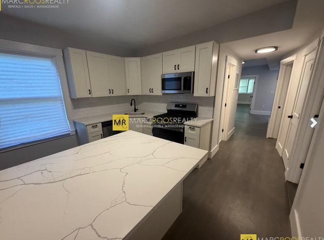 110 Marginal St, Unit 3 in Boston, MA - Foto de edificio - Building Photo