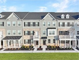 5 E Front St in Bridgeport, PA - Building Photo