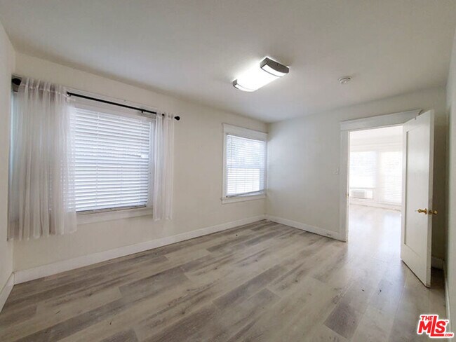 140 Serrano Ave in Los Angeles, CA - Building Photo - Building Photo