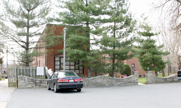 Wilrose Courtyard Apartments in Baltimore, MD - Building Photo - Building Photo