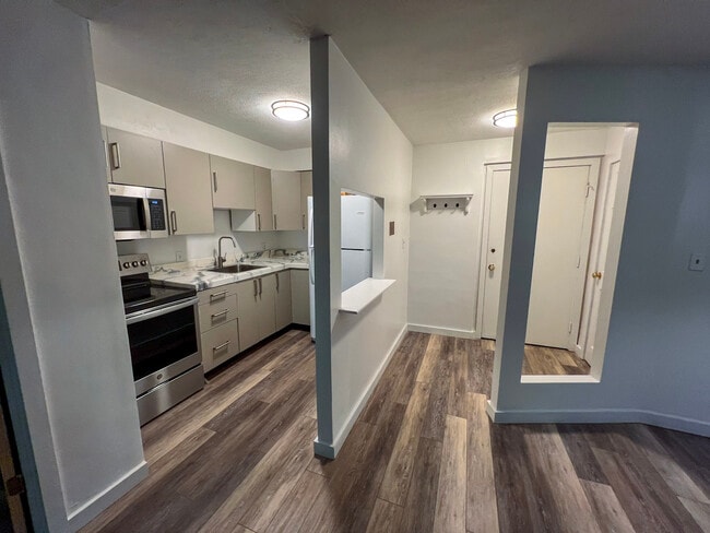 property at 915 Edgell Rd