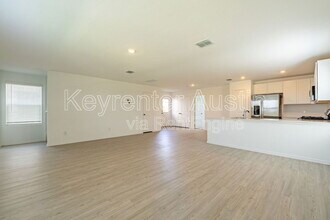 214 Sambre St in Niederwald, TX - Building Photo - Building Photo