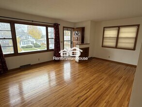 26 15th Ave N in Hopkins, MN - Building Photo - Building Photo