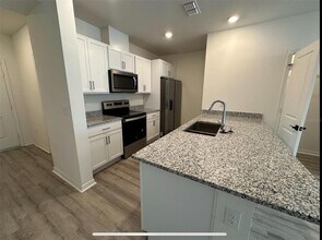 662 Stoney Pointe Cir in Davenport, FL - Building Photo - Building Photo