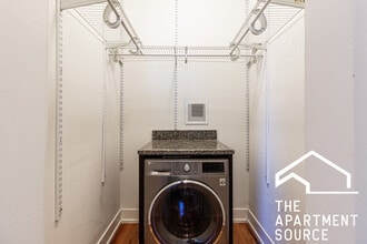 2907 N Mildred Ave, Unit 1L in Chicago, IL - Building Photo - Building Photo