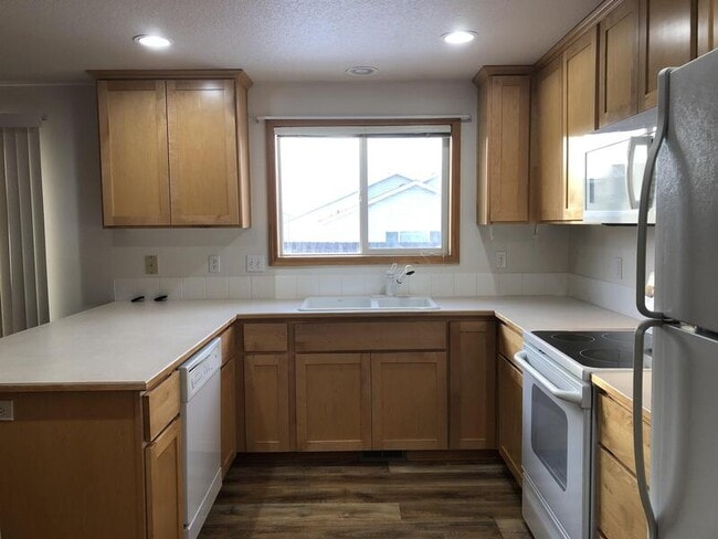 2955 NW 9th Ln in Redmond, OR - Building Photo - Building Photo