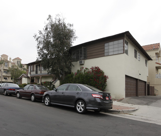 11332 Moorpark St in North Hollywood, CA - Foto de edificio - Building Photo