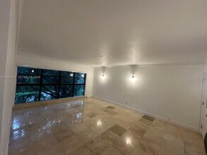 32 Camden Dr in Bal Harbour, FL - Building Photo - Building Photo