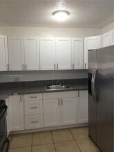 3243 Coral Ridge Dr in Coral Springs, FL - Foto de edificio - Building Photo