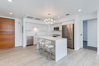 200 W Portland St in Phoenix, AZ - Building Photo - Building Photo