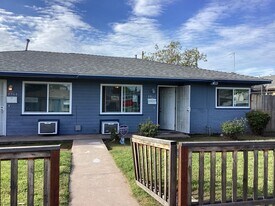 3364 Mayfair Dr S in Fresno, CA - Building Photo